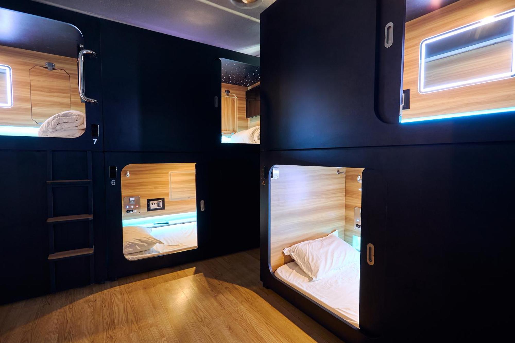 Capsule Hotel Montréal Exterior foto